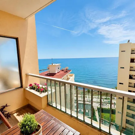 The Oceanfront Eaw Homes Apartmán *